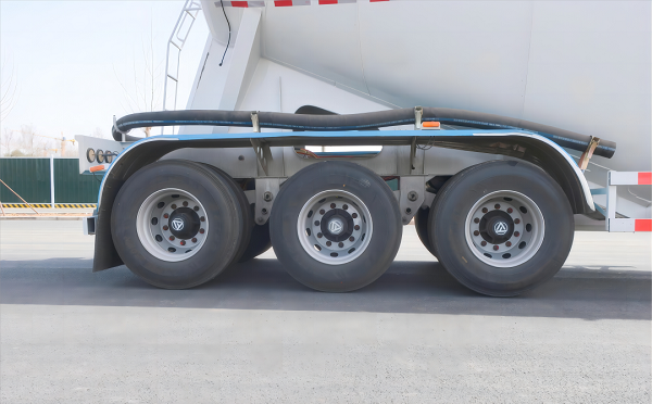 jdb电子游戏粉粒物料运输半挂车