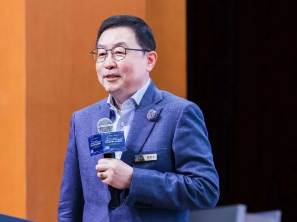 【jdb电子游戏新闻】中集车辆董事长兼CEO李贵平出席交大安乐“第七届中国行业生长论坛”