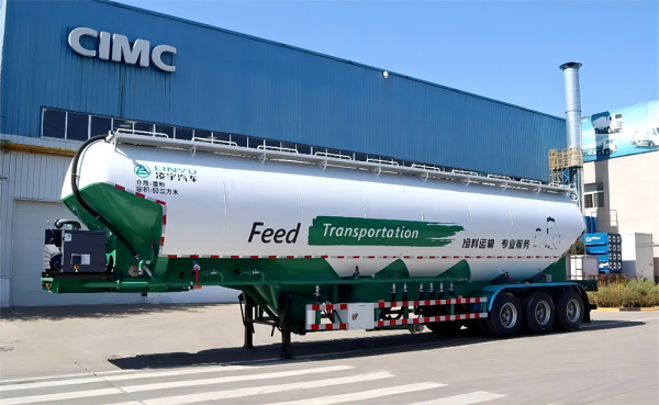 大容量饲料运输罐车的特点和优势都有哪些？？？