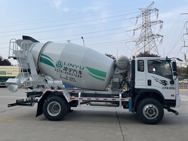 怎样使用两桥搅拌车提高工程效率和质量？？？？？？