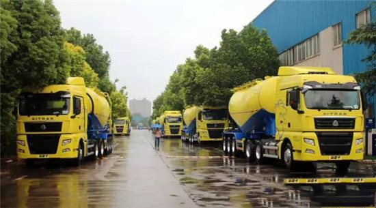 小黄人粉罐车即将投产使用，，，，，，，，新造型，，，，，，，，新时尚